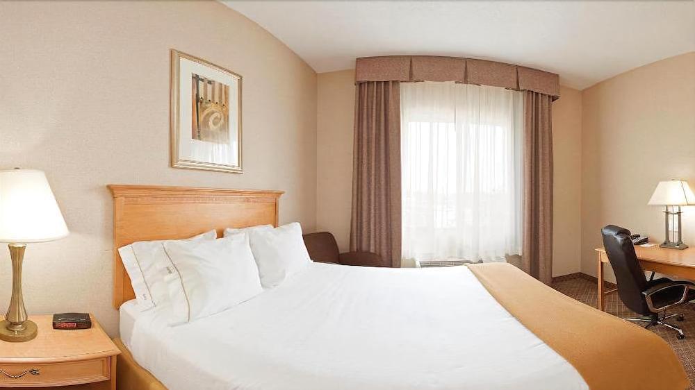 Holiday Inn Express Hotel & Suites Chesterfield - Selfridge Area By Ihg מראה חיצוני תמונה