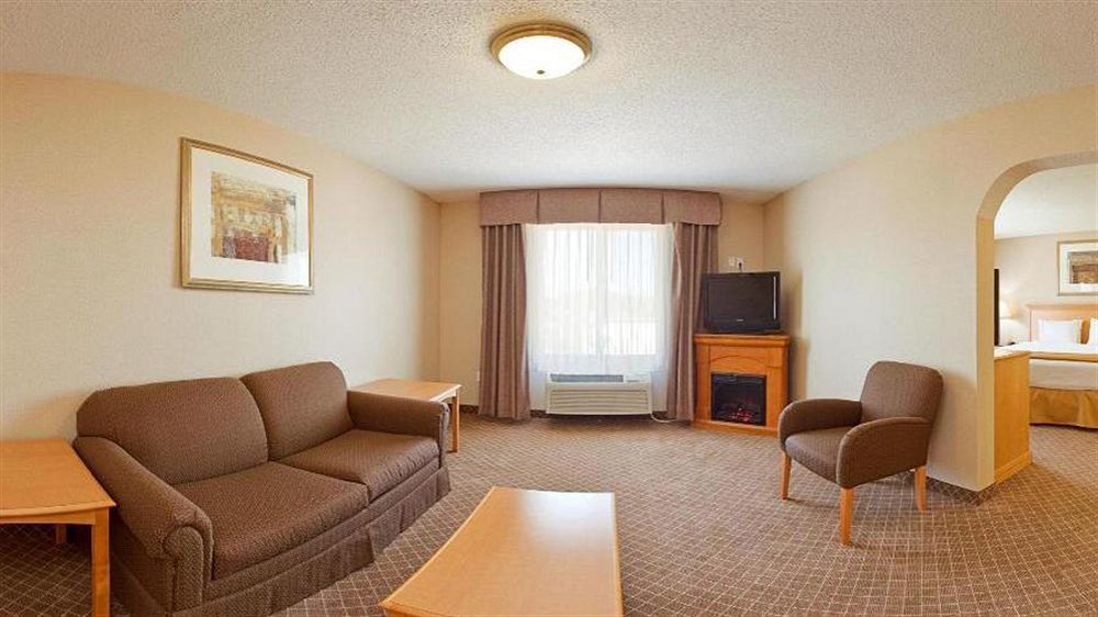 Holiday Inn Express Hotel & Suites Chesterfield - Selfridge Area By Ihg מראה חיצוני תמונה